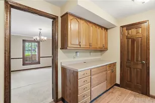 1081 Cedar Creek Cir, Washington Twp, OH 45459 - Photo 10