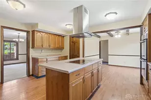 1081 Cedar Creek Cir, Washington Twp, OH 45459 - Photo 4