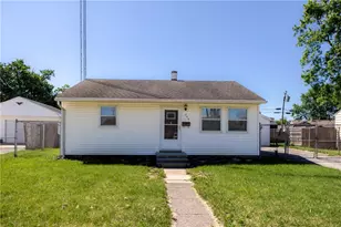 244 Pat Ln, Fairborn, OH 45324 - Photo 1