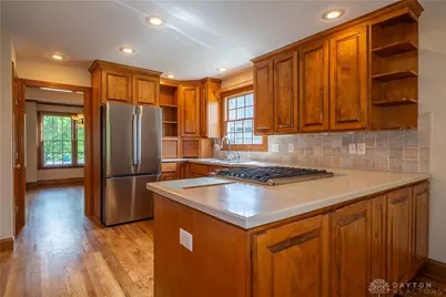 185 Barrington Village Drive, Beavercreek Twp, OH 45385 - Photo 4