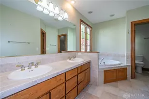 185 Barrington Village Dr, Beavercreek Twp, OH 45385 - Photo 30