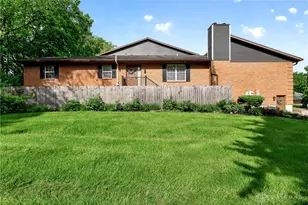 2570 Valais Ct, Sugarcreek Twp, OH 45458 - Photo 6