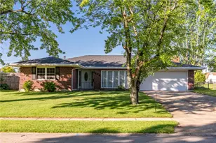1935 Campus Dr, Fairborn, OH 45324 - Photo 1