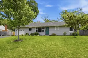1966 Grange View Dr, Beavercreek, OH 45432 - Photo 2