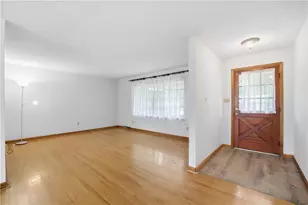 101 Winchcombe Dr, Washington Twp, OH 45459 - Photo 6