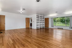 285 Helen Ave, Xenia Twp, OH 45385 - Photo 12