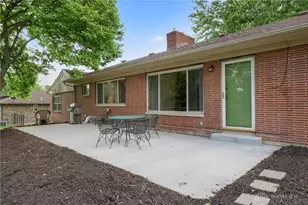 285 Helen Ave, Xenia Twp, OH 45385 - Photo 2