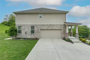 225 Pointe Oakwood Way, Oakwood, OH 45409 - Photo 4
