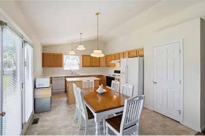 22 Meadowcrest Drive, Franklin Twp, OH 45005 - Photo 8