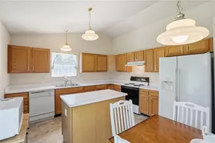 22 Meadowcrest Dr, Franklin Twp, OH 45005 - Photo 10
