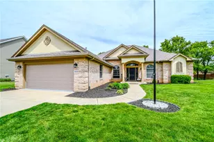 205 Charlie Dr, Englewood, OH 45315 - Photo 1