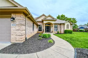 205 Charlie Dr, Englewood, OH 45315 - Photo 2