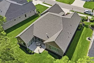 915 Hidden Branches Dr, Washington Twp, OH 45458 - Photo 4