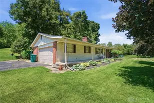 2627 Marinette Dr, Springfield, OH 45503 - Photo 8