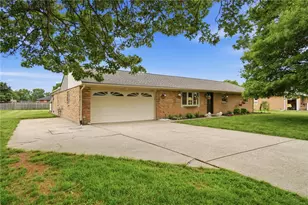 121 Chestnut Ave, Carlisle, OH 45005 - Photo 1