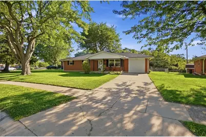 300 Capri Place, New Lebanon, OH 45345 - Photo 4