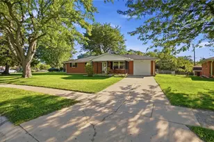 300 Capri Pl, New Lebanon, OH 45345 - Photo 4