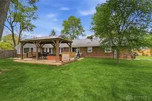 556 Brandwynne Ct, Washington Twp, OH 45459 - Photo 4