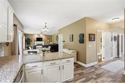 2162 Marchfield Way, Beavercreek, OH 45434 - Photo 8