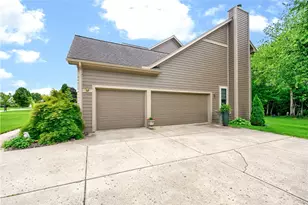 907 Autumn Leaf Dr, Beavercreek, OH 45430 - Photo 4