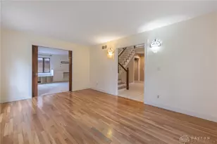 215 Beverly Pl, Oakwood, OH 45419 - Photo 6