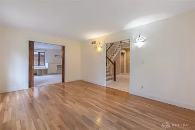215 Beverly Place, Oakwood, OH 45419 - Photo 6