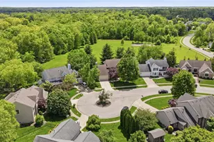 2044 Griffon Pl, Centerville, OH 45459 - Photo 2