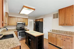 737 Wayfield Ct, Beavercreek, OH 45430 - Photo 20