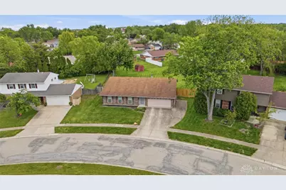 6824 Laurelview Drive, Huber Heights, OH 45424 - Photo 2
