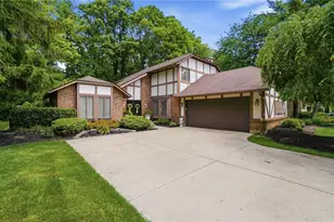 1243 Waterwyck Trail, Washington Twp, OH 45458 - Photo 2