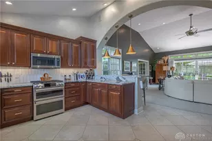 9542 Paragon Mills Ln, Washington Twp, OH 45458 - Photo 12
