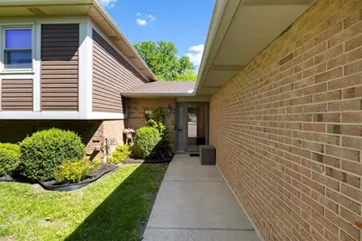 707 Clear Brooke Court, Vandalia, OH 45377 - Photo 4