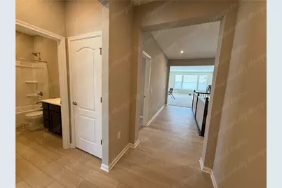 141 Kenneth Hamilton, Yellow Springs Vlg, OH 45387 - Photo 4