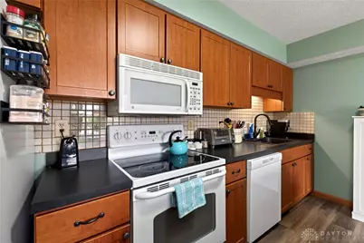 6668 Oakwood Lane, Huber Heights, OH 45424 - Photo 16