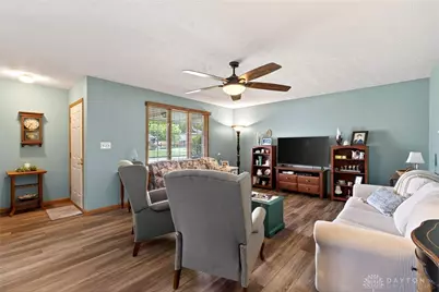 6668 Oakwood Lane, Huber Heights, OH 45424 - Photo 8