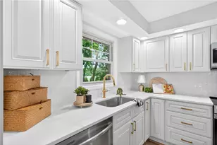 199 Finsbury Ln, Troy, OH 45373 - Photo 8