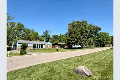 233 Grand Vista Drive, Beavercreek, OH 45440 - Photo 2