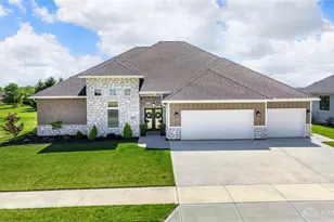 960 Rosenthal Dr, Tipp City, OH 45373 - Photo 2