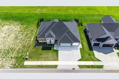 960 Rosenthal Drive, Tipp City, OH 45373 - Photo 4