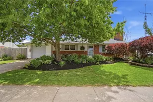 420 Falcon Dr, New Carlisle, OH 45344 - Photo 6