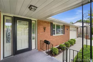 742 Greenview Dr, Tipp City, OH 45371 - Photo 2