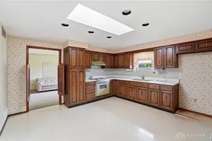 742 Greenview Dr, Tipp City, OH 45371 - Photo 16