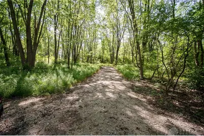 5236 Springfield Xenia Rd, Green Twp, OH 45506 - Photo 4