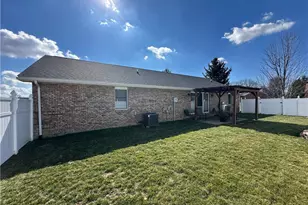 918 Stratford Dr, Greenville, OH 45331 - Photo 4