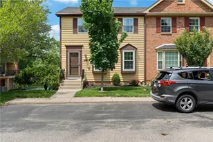 2701 N Kings Arms Cir, Centerville, OH 45440 - Photo 2