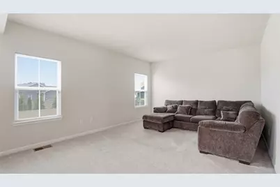 320 Chevington, Tipp City, OH 45371 - Photo 10