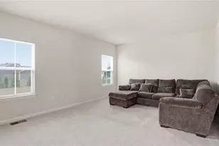 320 Chevington, Tipp City, OH 45371 - Photo 10