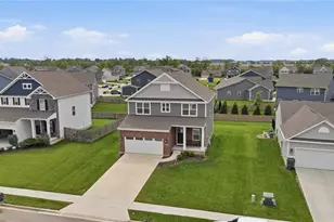 320 Chevington, Tipp City, OH 45371 - Photo 2