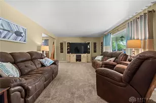 994 Meadow Ln, Xenia, OH 45385 - Photo 6