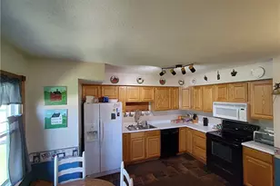 646 N Rangeline Rd, Pleasant Hill, OH 45359 - Photo 4